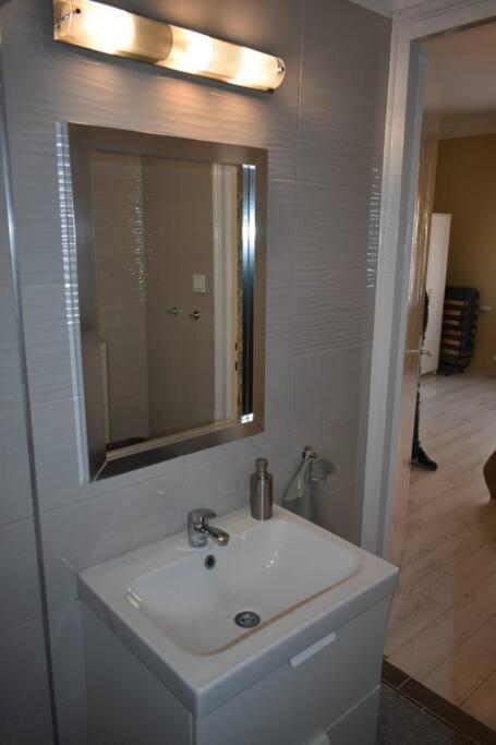 Kenyelmes Lakas Jo Helyen Apartment Budapest Luaran gambar