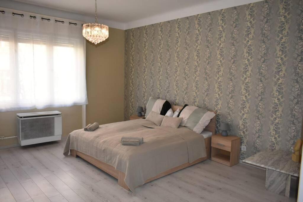 Kenyelmes Lakas Jo Helyen Apartment Budapest Luaran gambar
